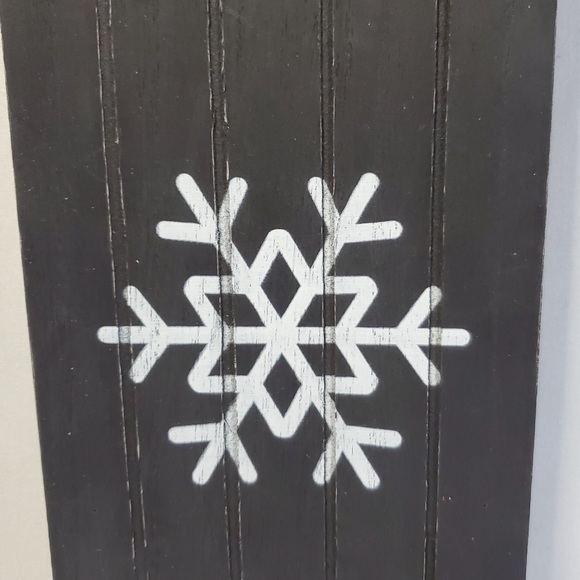 2 Pc New Target Bullseye Black Snowflake Sled & Beaded Gift Topper Tassel Decor - Picture 3 of 4